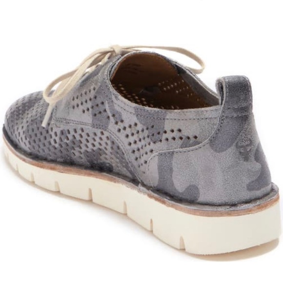 NWB Trask Lena Camouflage Perforated Boat Shoe - Picture 4 of 4